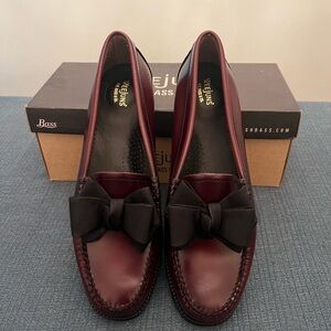 NEVER WORN: G.H. Bass & CO Weejuns Burgundy Jillian Bow Loafers Size 8.5M